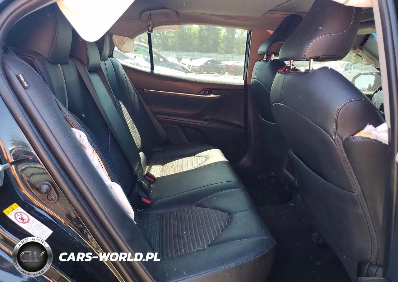 2018 Toyota Camry Se VIN:4T1B11HK5JU152251 - 10