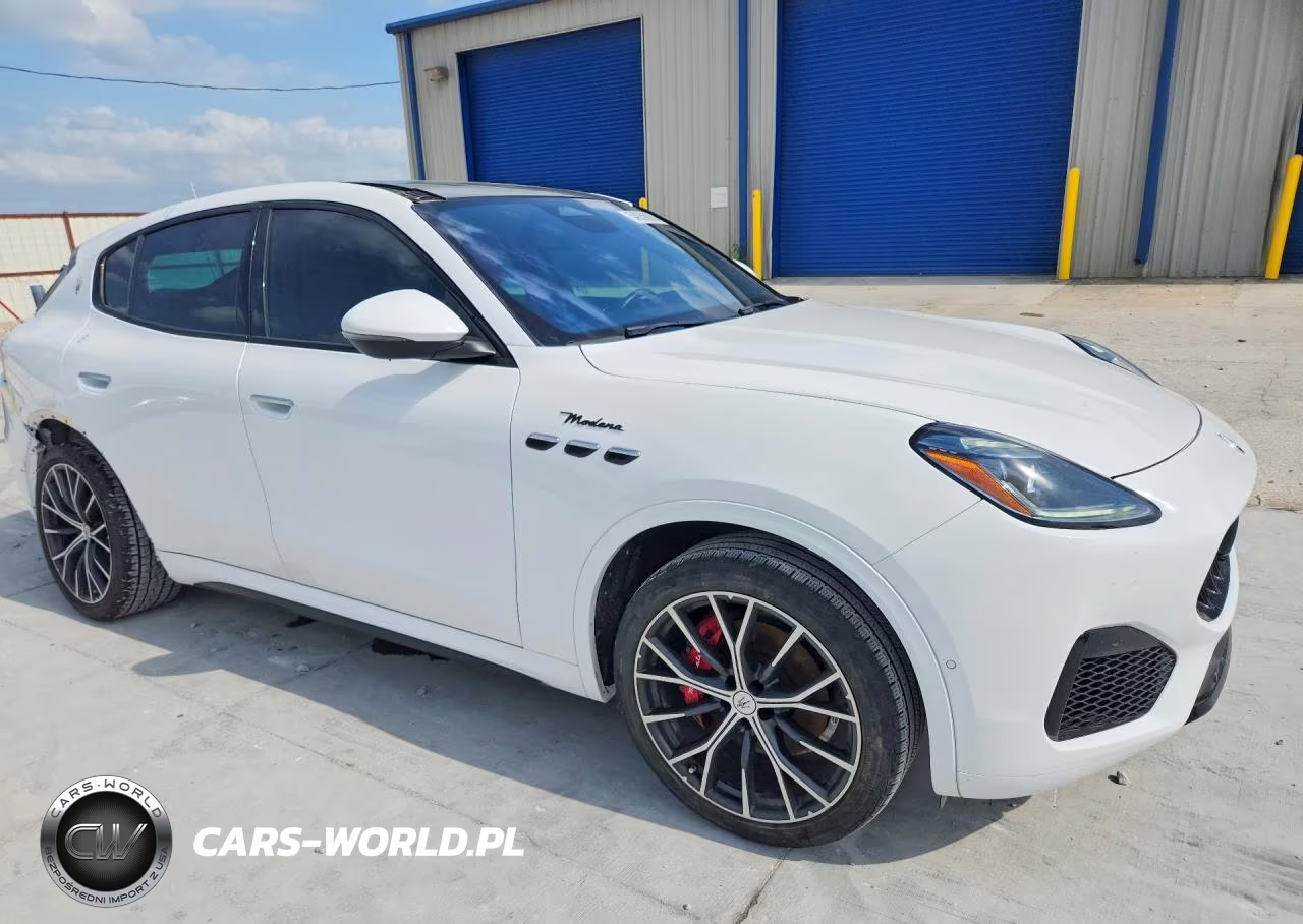2023 Maserati Grecale Modena VIN:ZN682AVM0P7427399 - 4