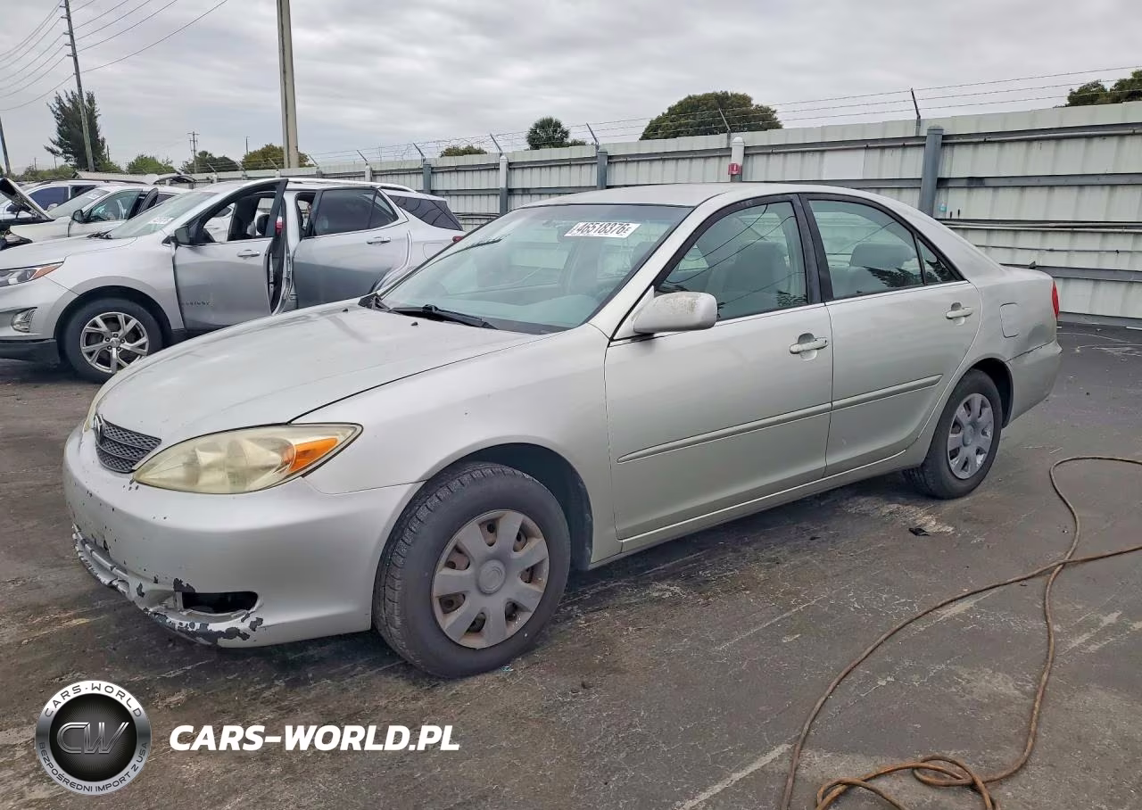 2004 Toyota Camry Le