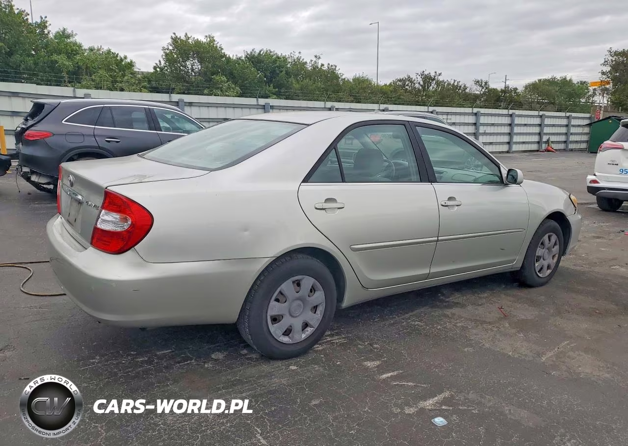2004 Toyota Camry Le VIN:JTDBE32K640272195 - 3