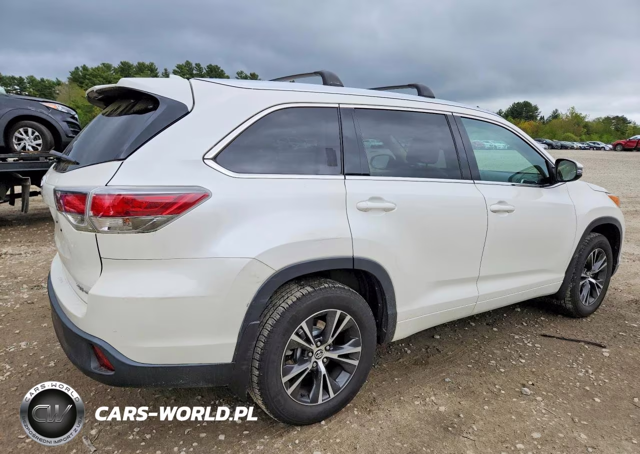 2016 Toyota Highlander Xle VIN:5TDJKRFH9GS254121 - 3