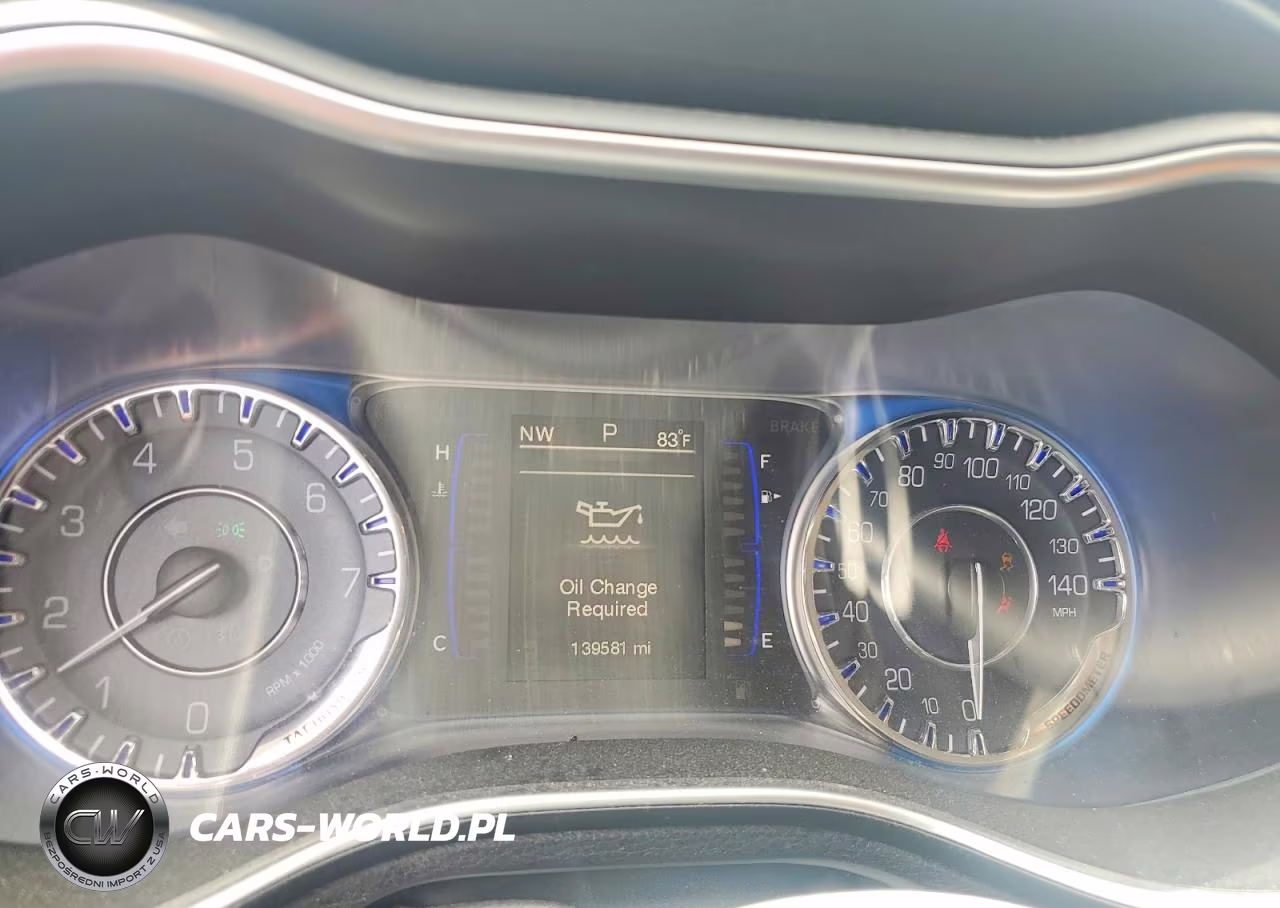 2015 Chrysler 200 Limited VIN:1C3CCCAB3FN720558 - 9