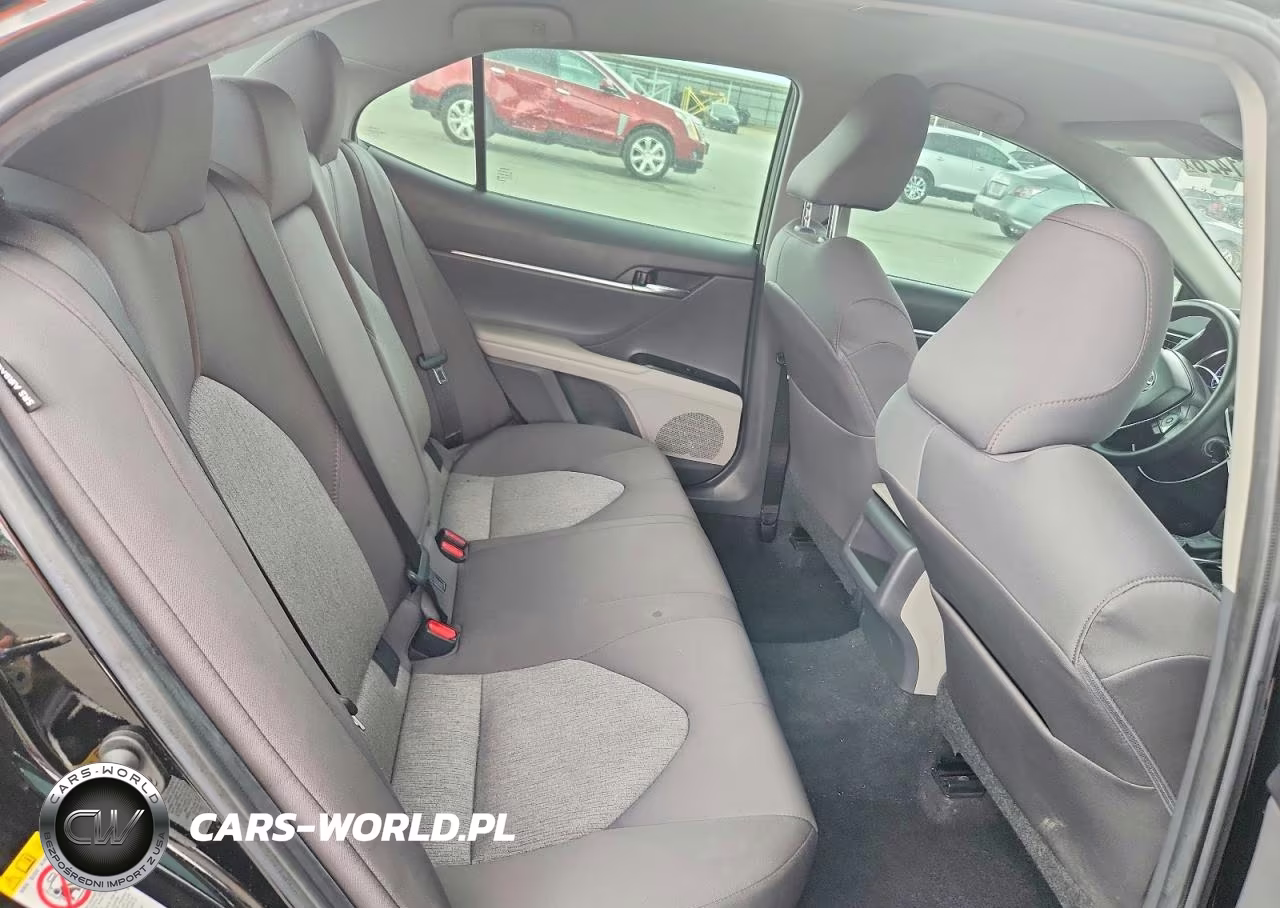 2019 Toyota Camry Le VIN:4T1B11HK5KU721097 - 10