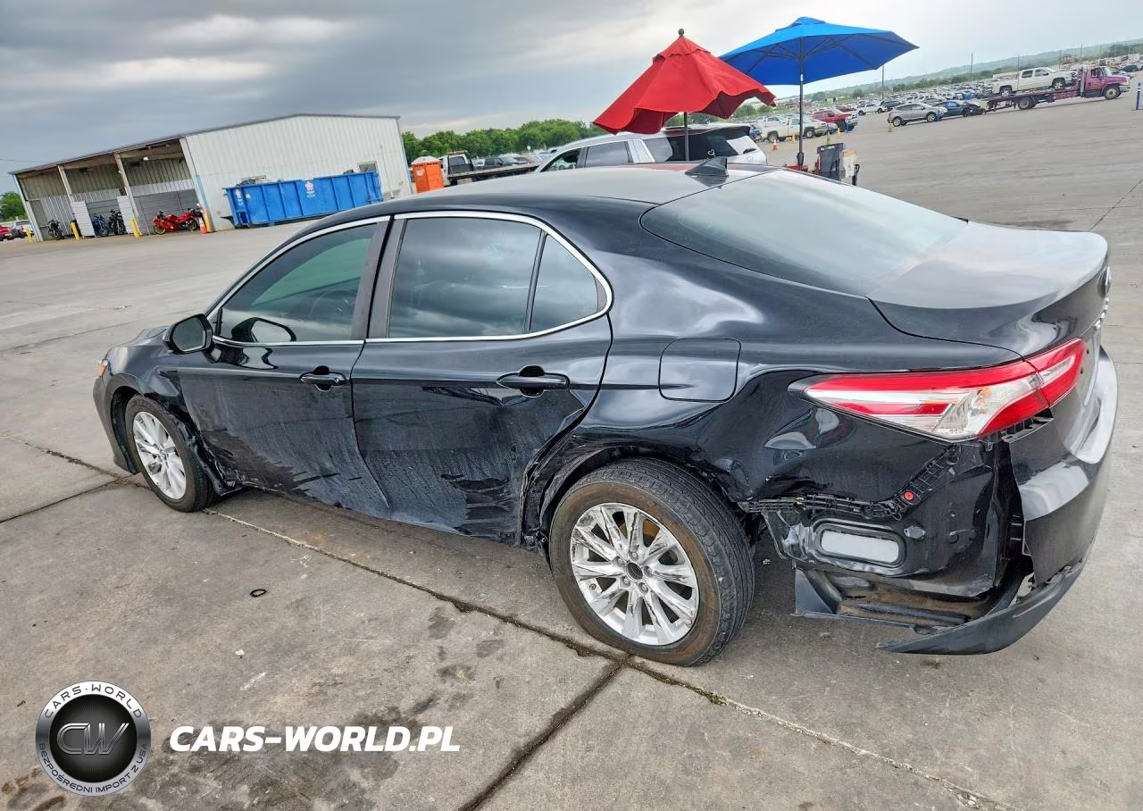2019 Toyota Camry Le VIN:4T1B11HK5KU721097 - 2