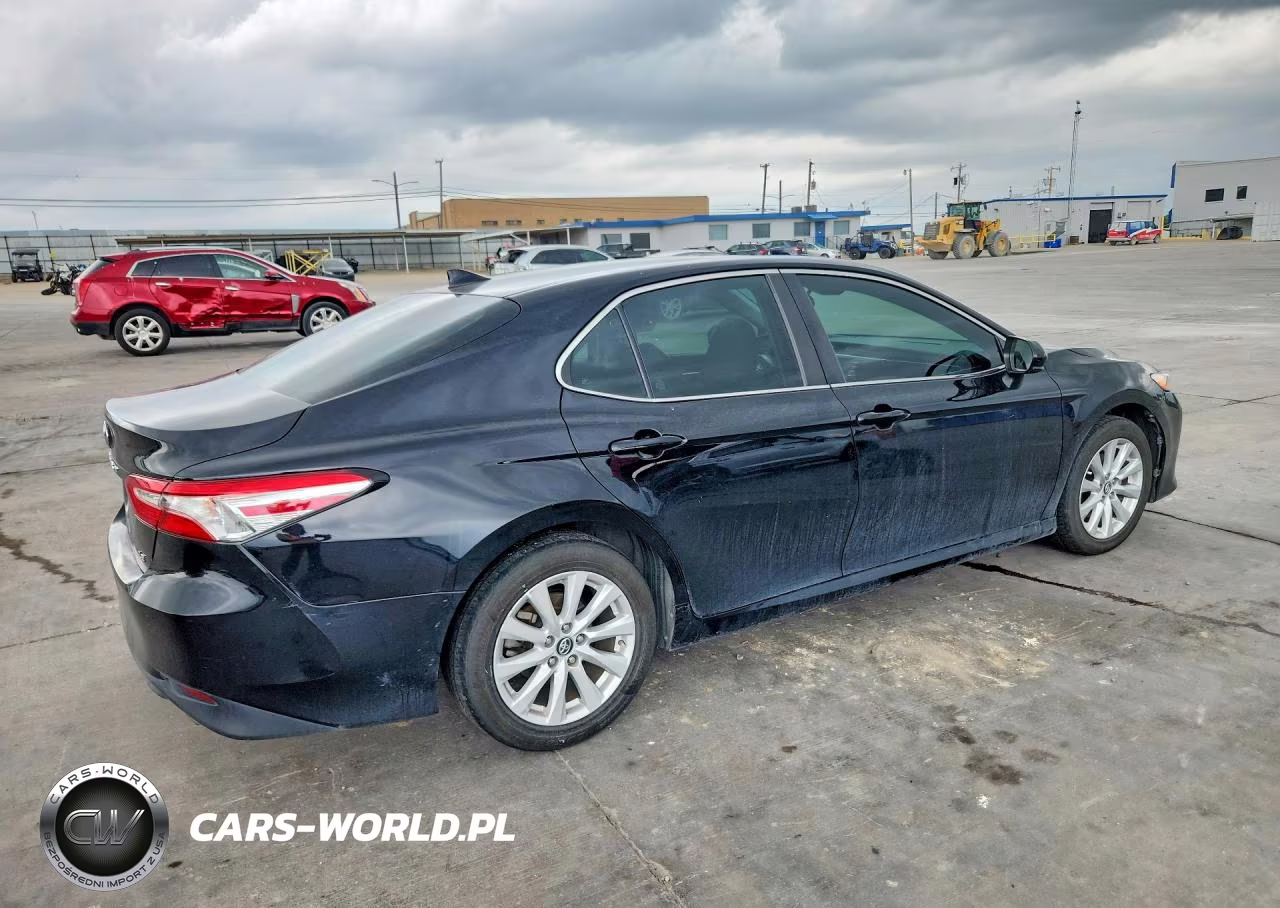 2019 Toyota Camry Le VIN:4T1B11HK5KU721097 - 3