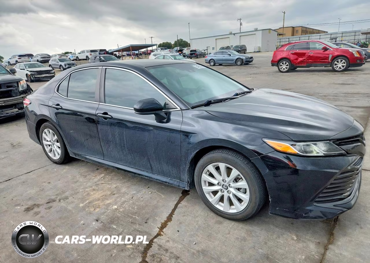 2019 Toyota Camry Le VIN:4T1B11HK5KU721097 - 4