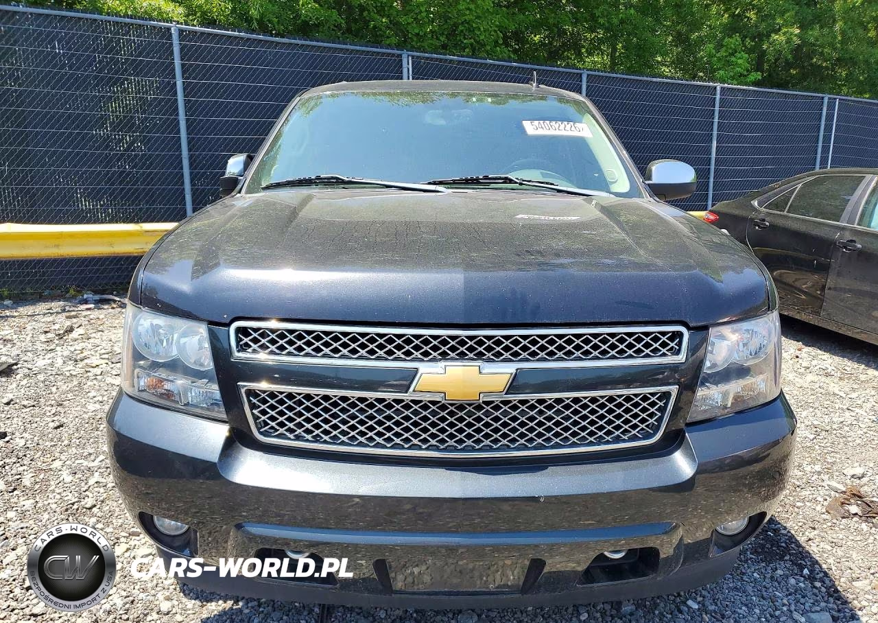 2012 Chevrolet Suburban VIN:1GNSKKE79CR276107 - 5