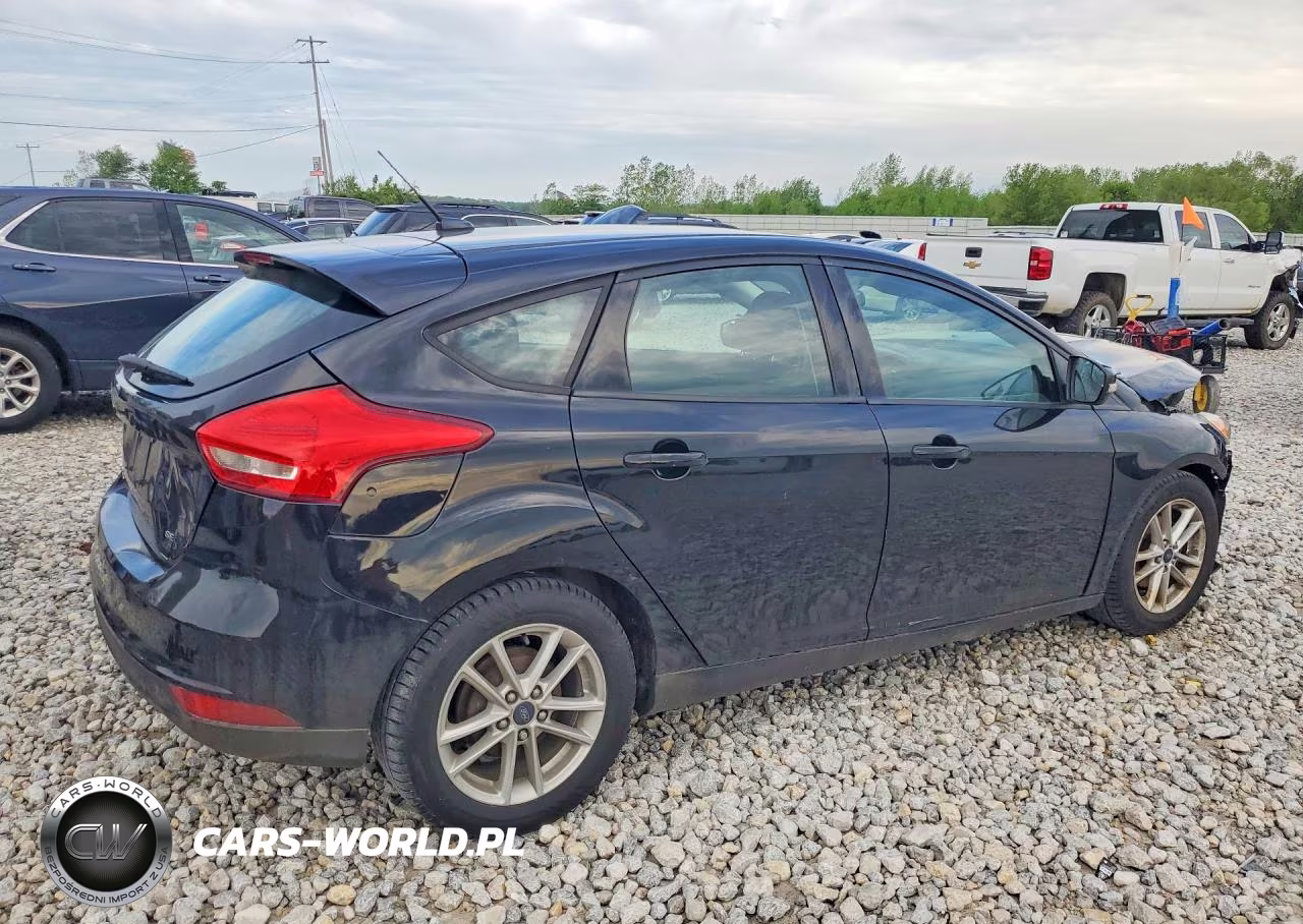 2016 Ford Focus Se VIN:1FADP3K27GL297974 - 3