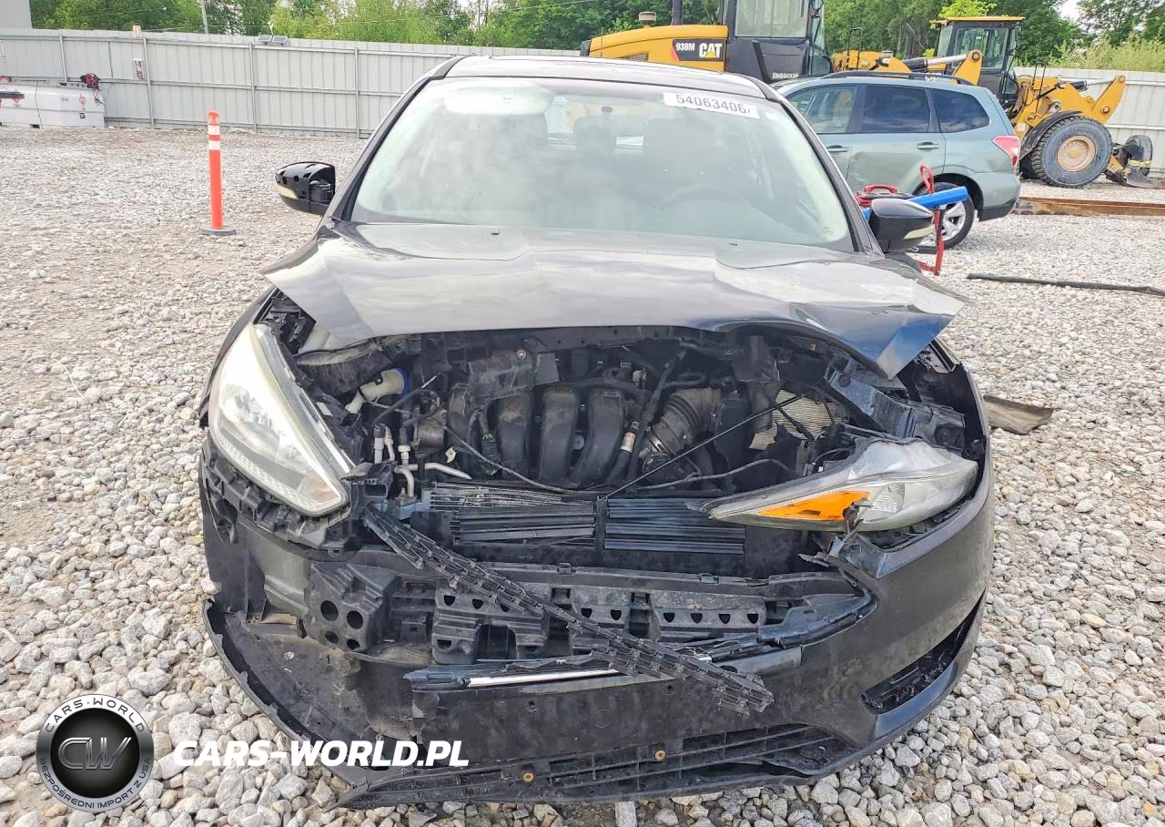 2016 Ford Focus Se VIN:1FADP3K27GL297974 - 5