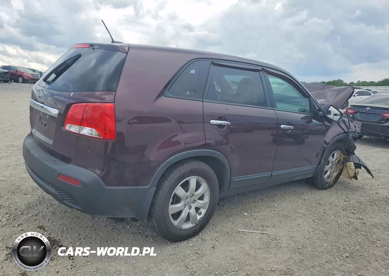 2013 Kia Sorento Lx VIN:5XYKT3A10DG369711 - 3