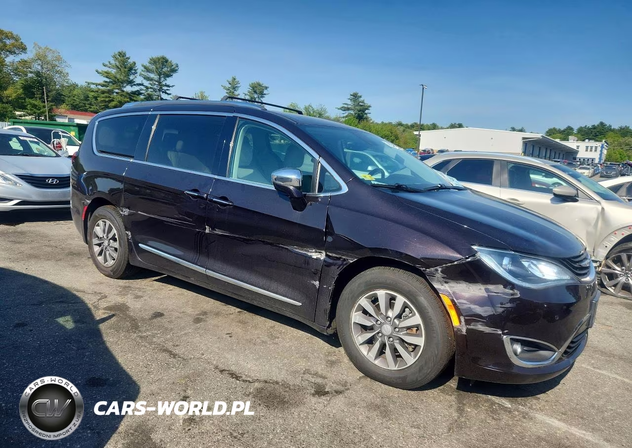 2019 Chrysler Pacifica Hybrid Limited VIN:2C4RC1N7XKR668746 - 4