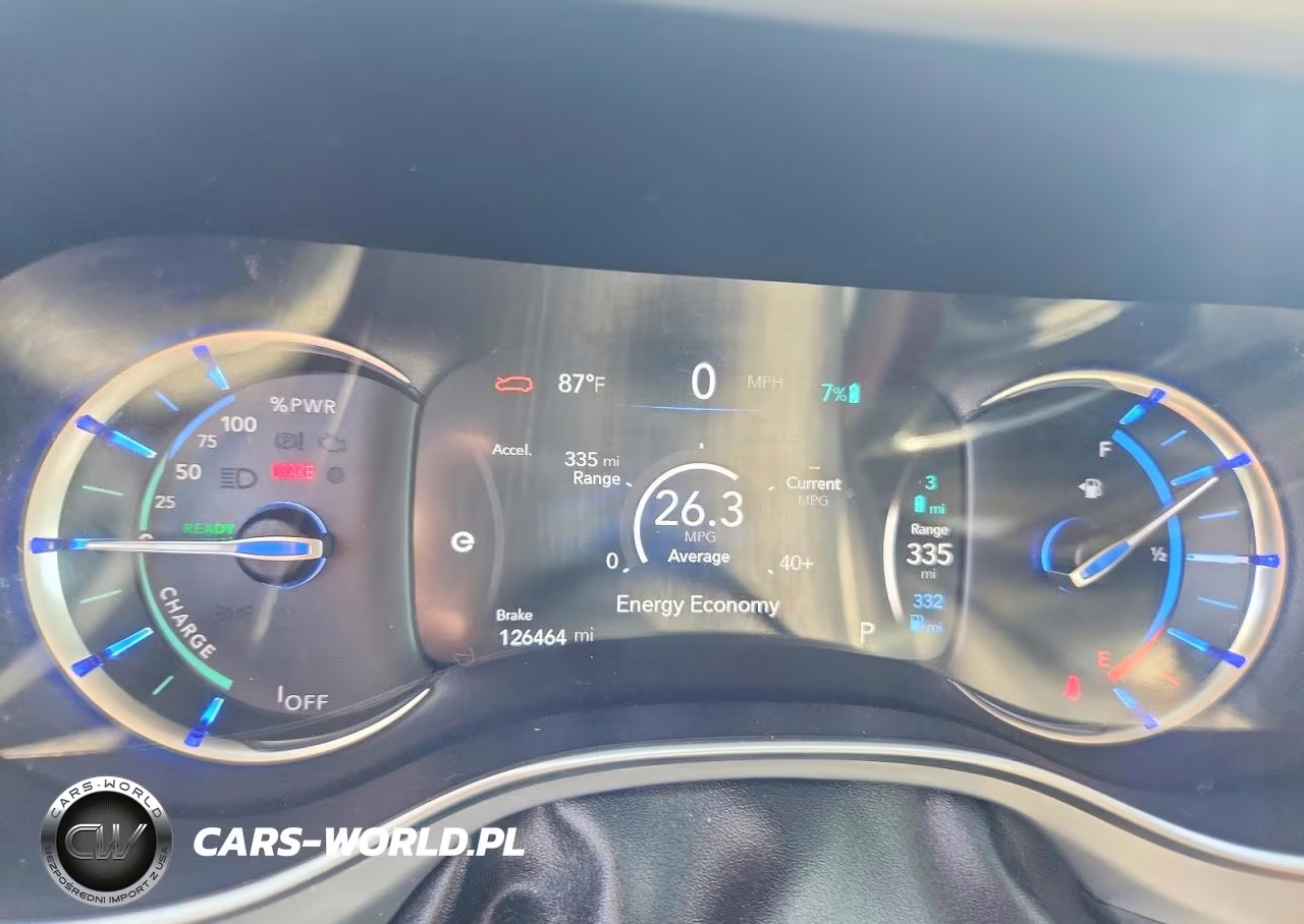 2019 Chrysler Pacifica Hybrid Limited VIN:2C4RC1N7XKR668746 - 9
