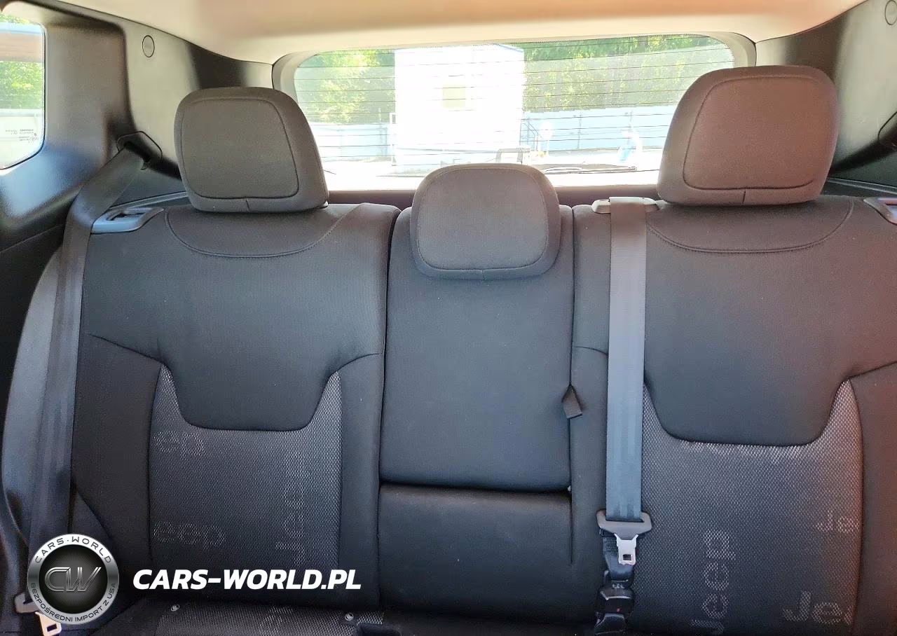 2015 Jeep Renegade Latitude VIN:ZACCJABT8FPB38475 - 10