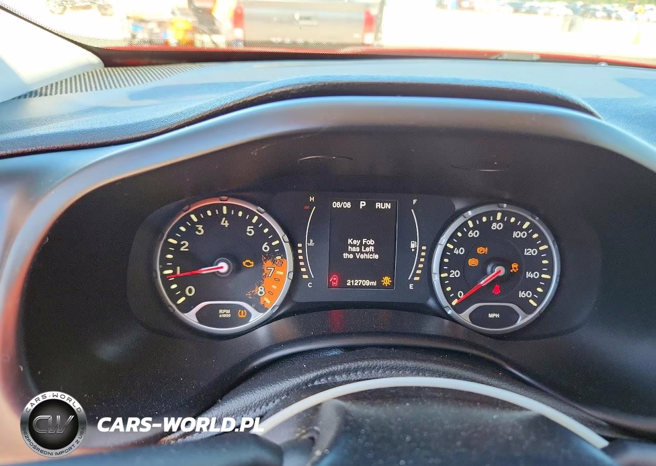 2015 Jeep Renegade Latitude VIN:ZACCJABT8FPB38475 - 9