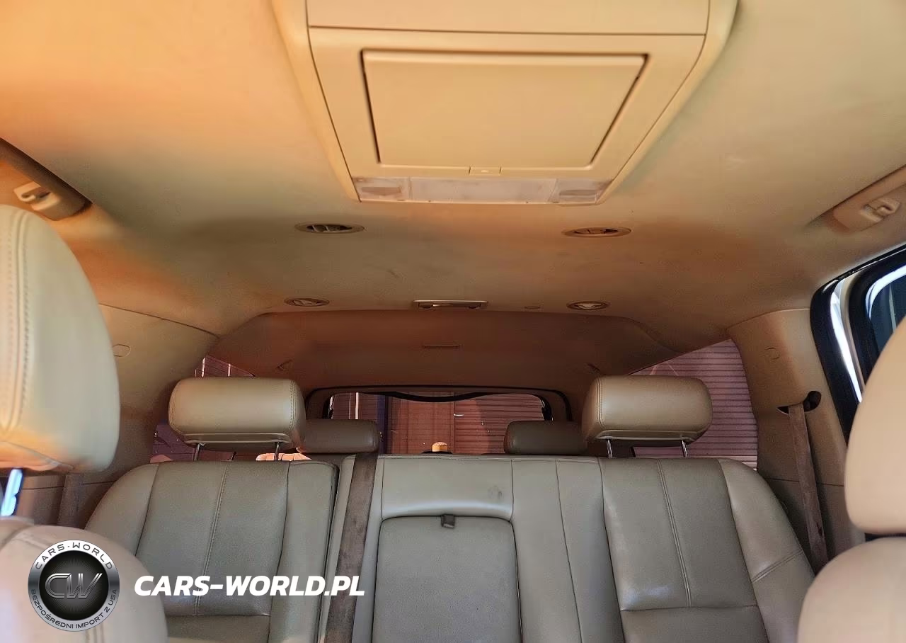 2007 Chevrolet Suburban C1500 VIN:1GNFC16J57J191191 - 10