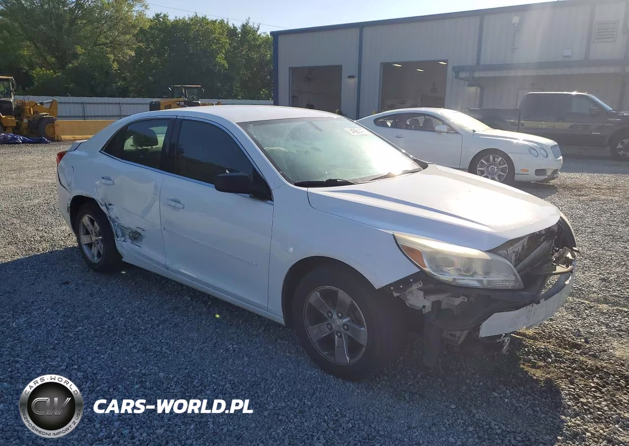 2013 Chevrolet Malibu Ls VIN:1G11B5SA9DF215096 - 4