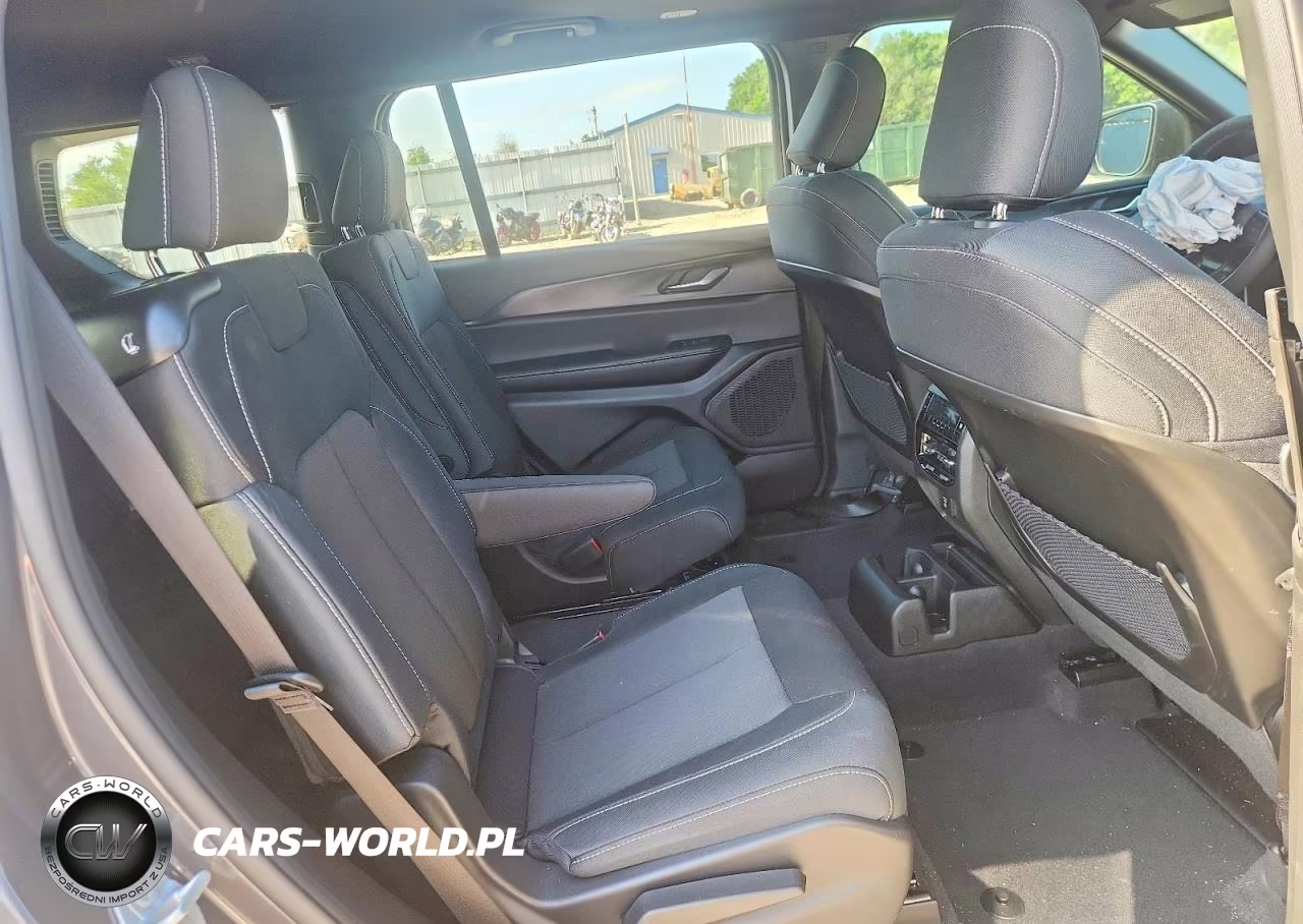 2025 Jeep Grand Cherokee L Laredo VIN:1C4RJKAG0S8795163 - 11