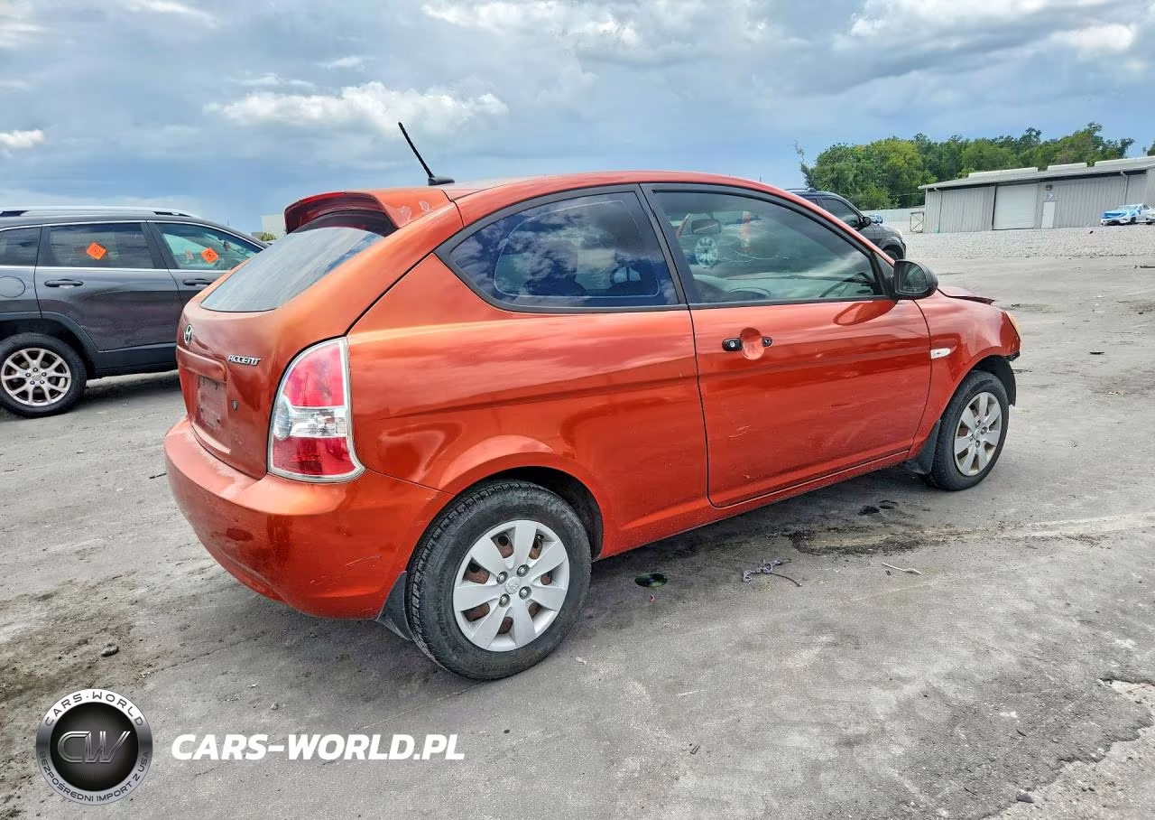 2008 Hyundai Accent Gs VIN:KMHCM36CX8U104516 - 3