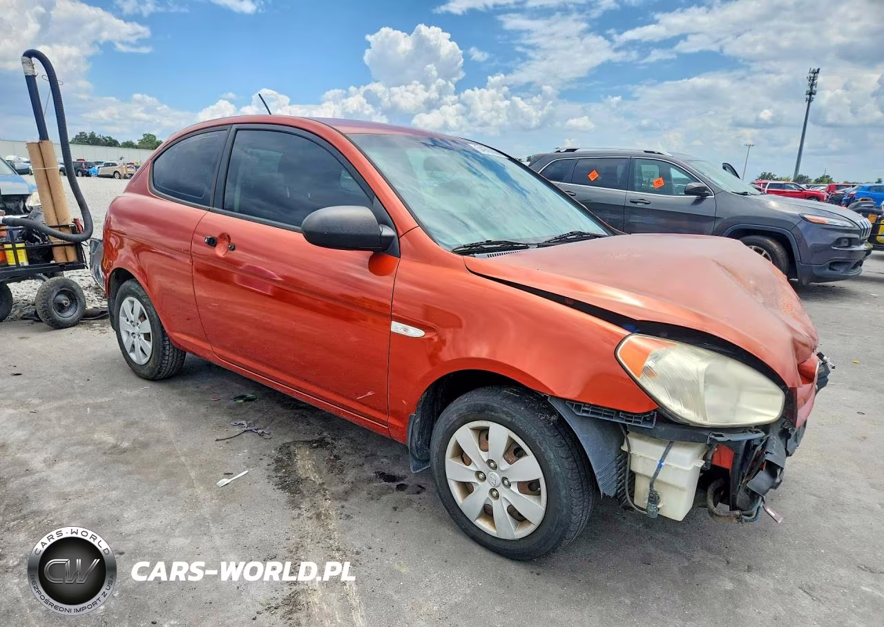 2008 Hyundai Accent Gs VIN:KMHCM36CX8U104516 - 4