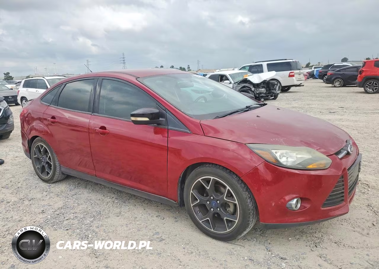 2014 Ford Focus Se VIN:1FADP3F2XEL348777 - 4