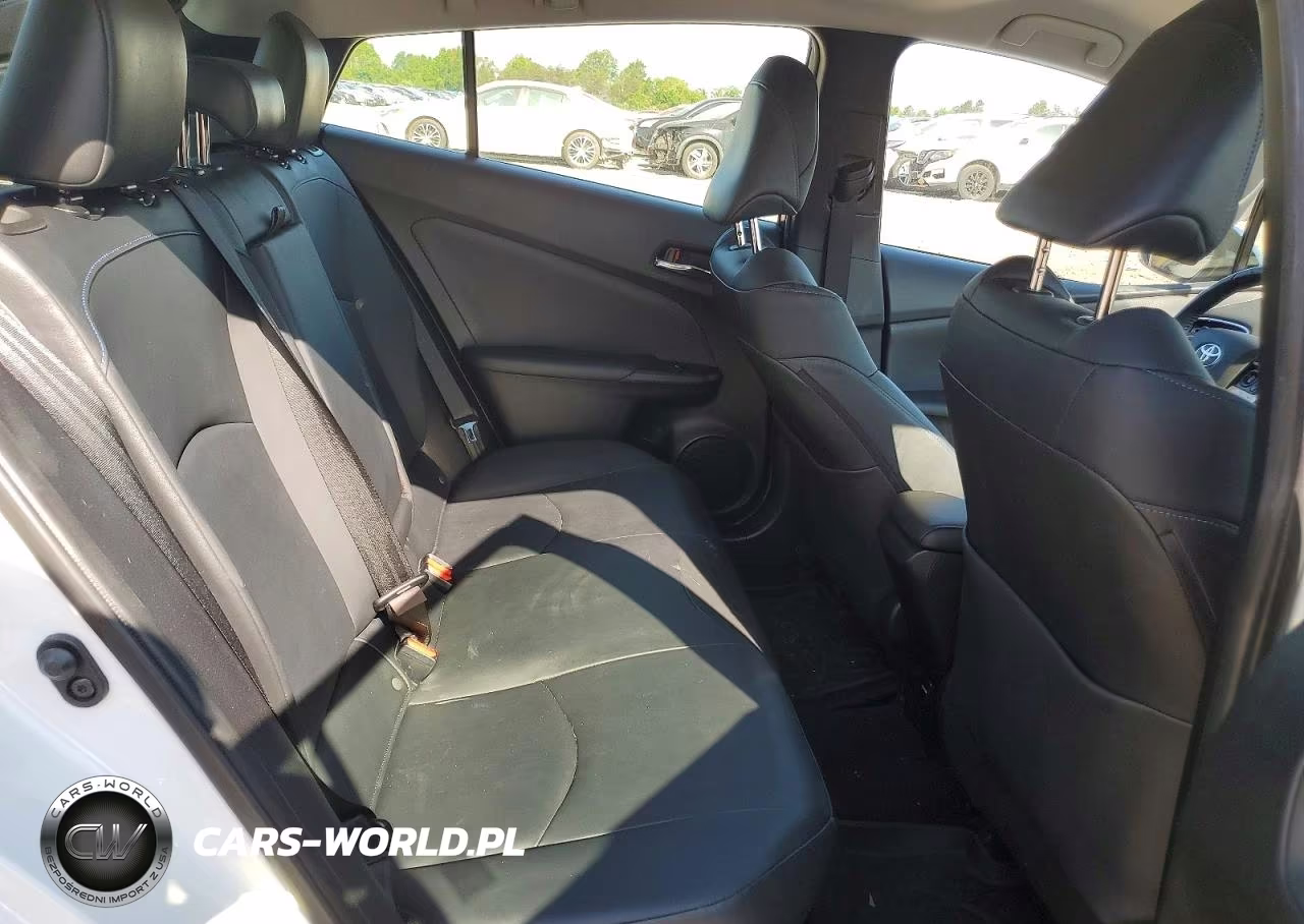 2017 Toyota Prius Four Touring VIN:JTDKARFU5H3041643 - 10