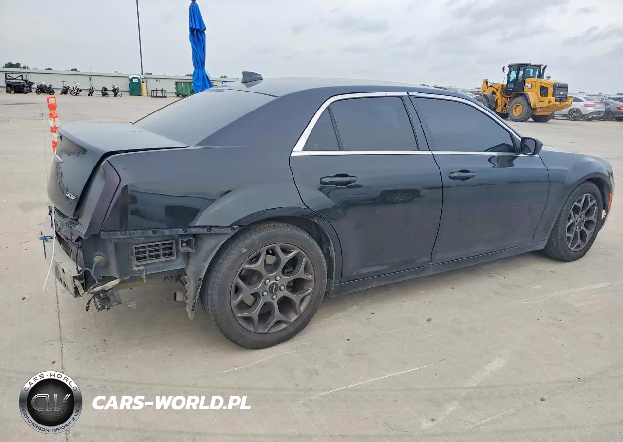 2015 Chrysler 300 Limited VIN:2C3CCAAG4FH779501 - 3
