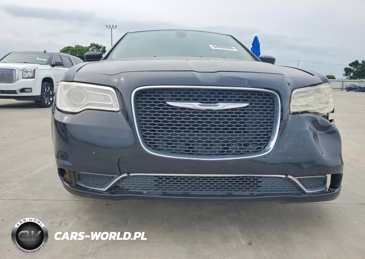 2015 Chrysler 300 Limited VIN:2C3CCAAG4FH779501 - 5