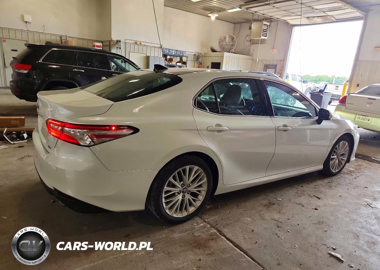 2018 Toyota Camry Xle VIN:4T1B11HK0JU017243 - 3