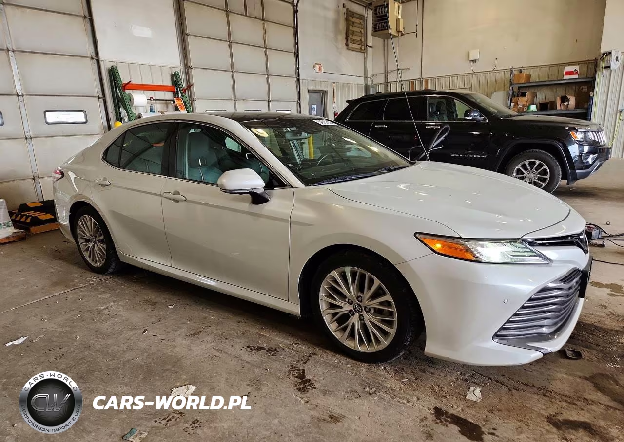2018 Toyota Camry Xle VIN:4T1B11HK0JU017243 - 4