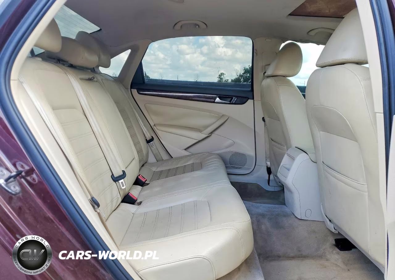 2012 Volkswagen Passat Sel VIN:1VWCP7A3XCC065593 - 10