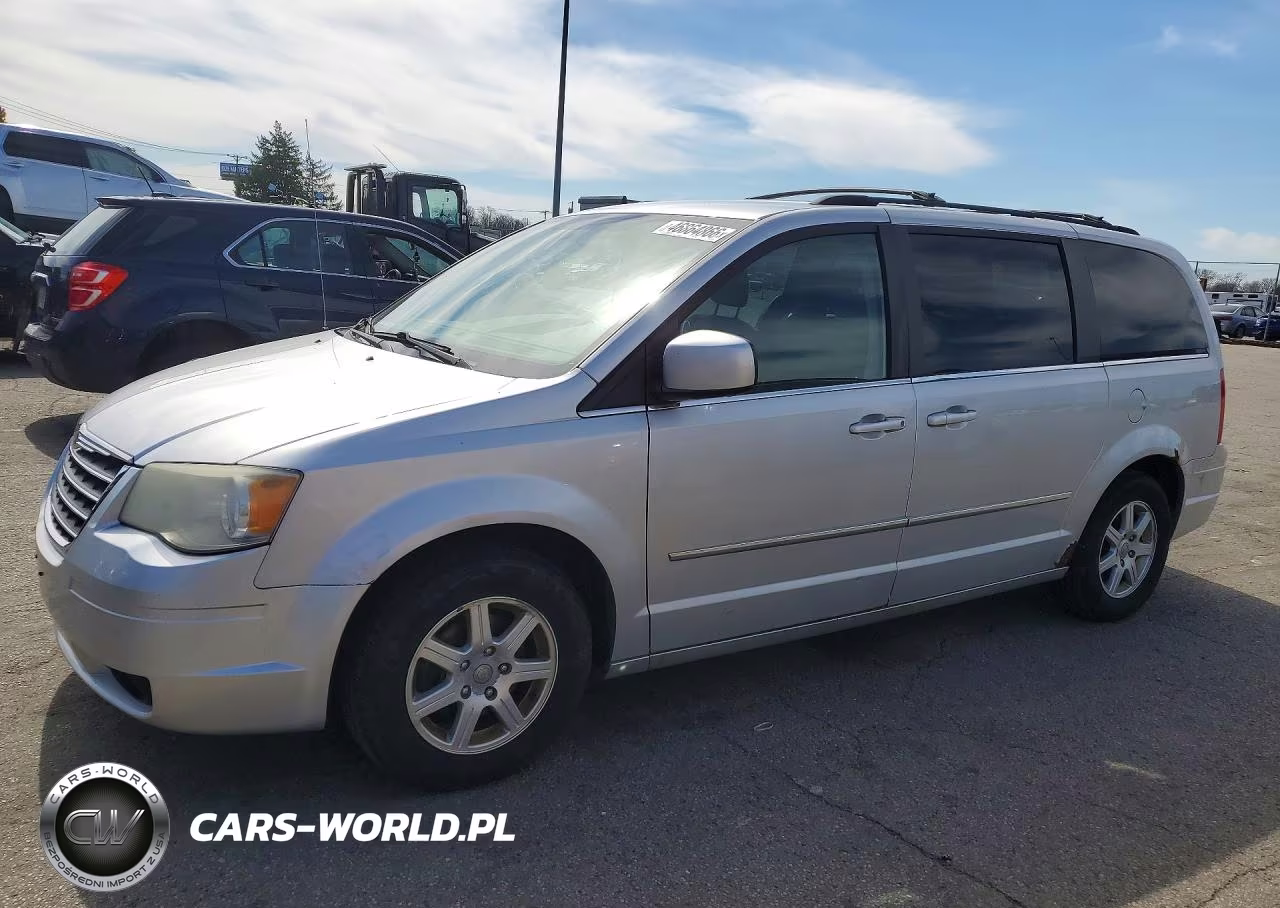2010 Chrysler Town & Country Touring