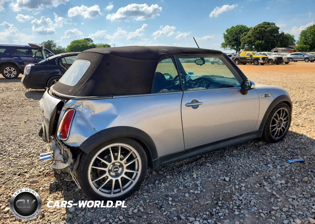 2006 Mini Cooper S VIN:WMWRH33516TF86563 - 3