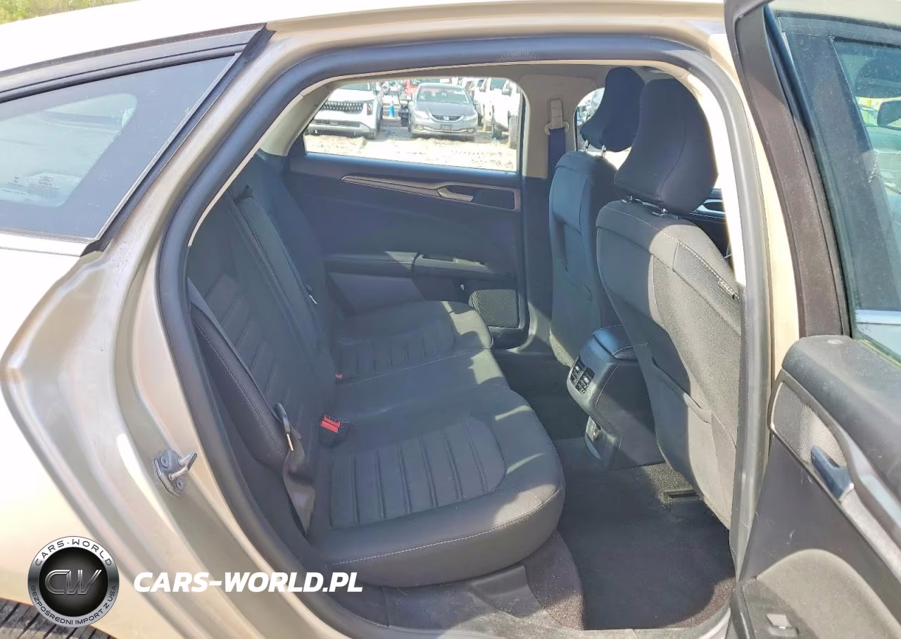 2019 Ford Fusion Se VIN:3FA6P0HD9KR266624 - 10