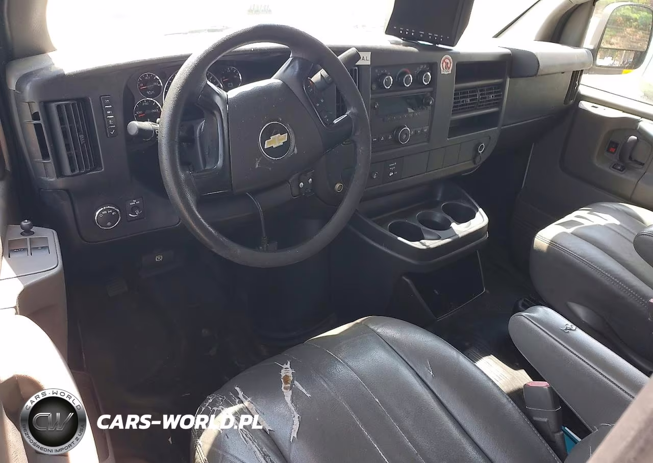 2012 Chevrolet Express G2500 VIN:1GCWGGCA4C1156737 - 8