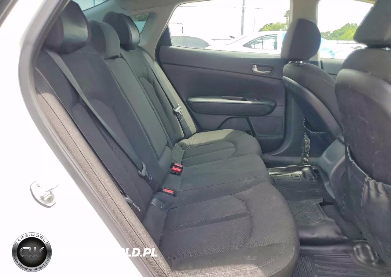 2016 Kia Optima Lx VIN:5XXGT4L37GG016627 - 10