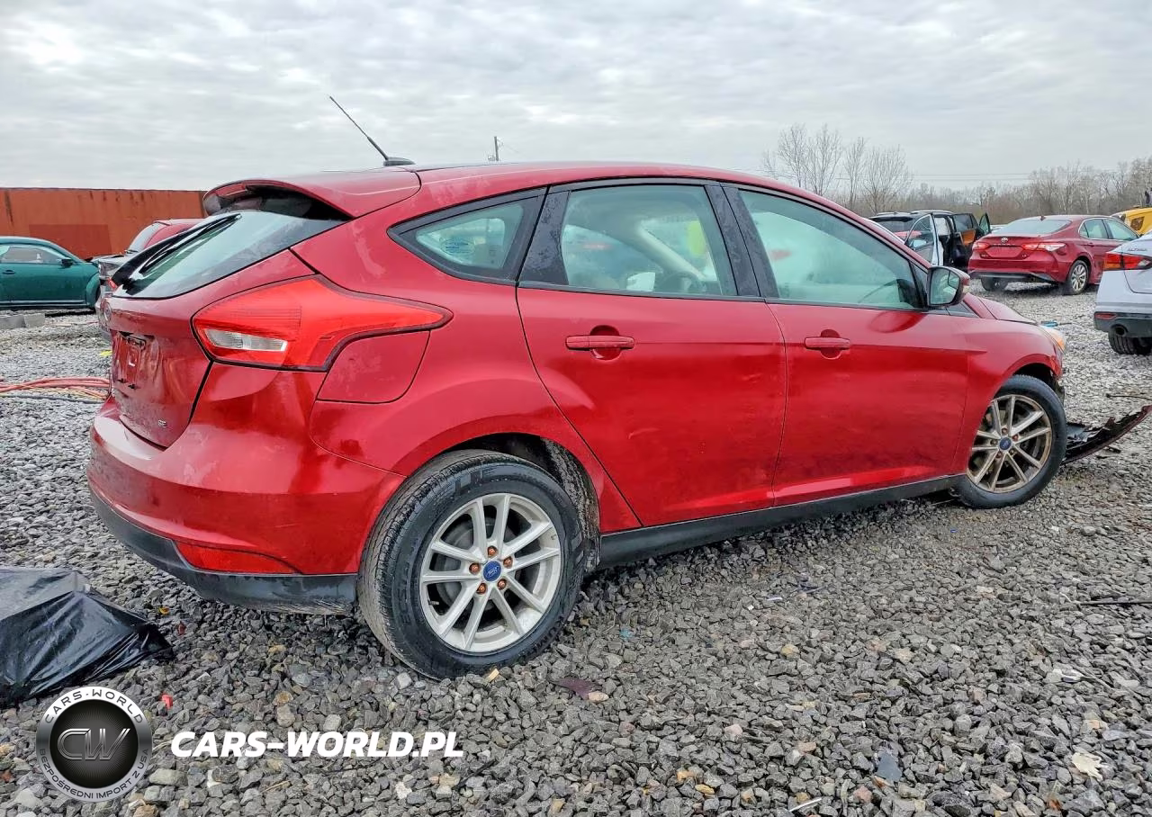 2017 Ford Focus Se VIN:1FADP3K22HL232368 - 3