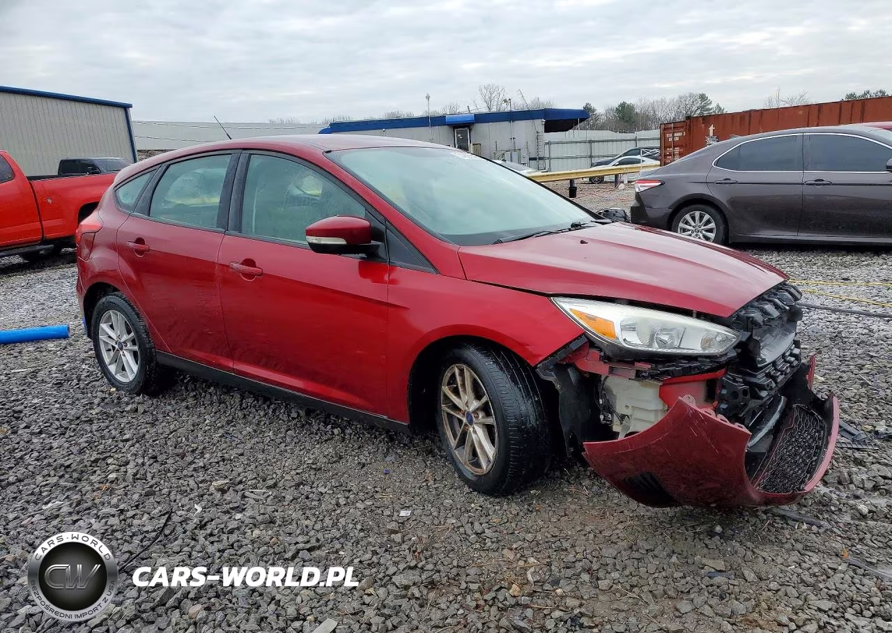 2017 Ford Focus Se VIN:1FADP3K22HL232368 - 4