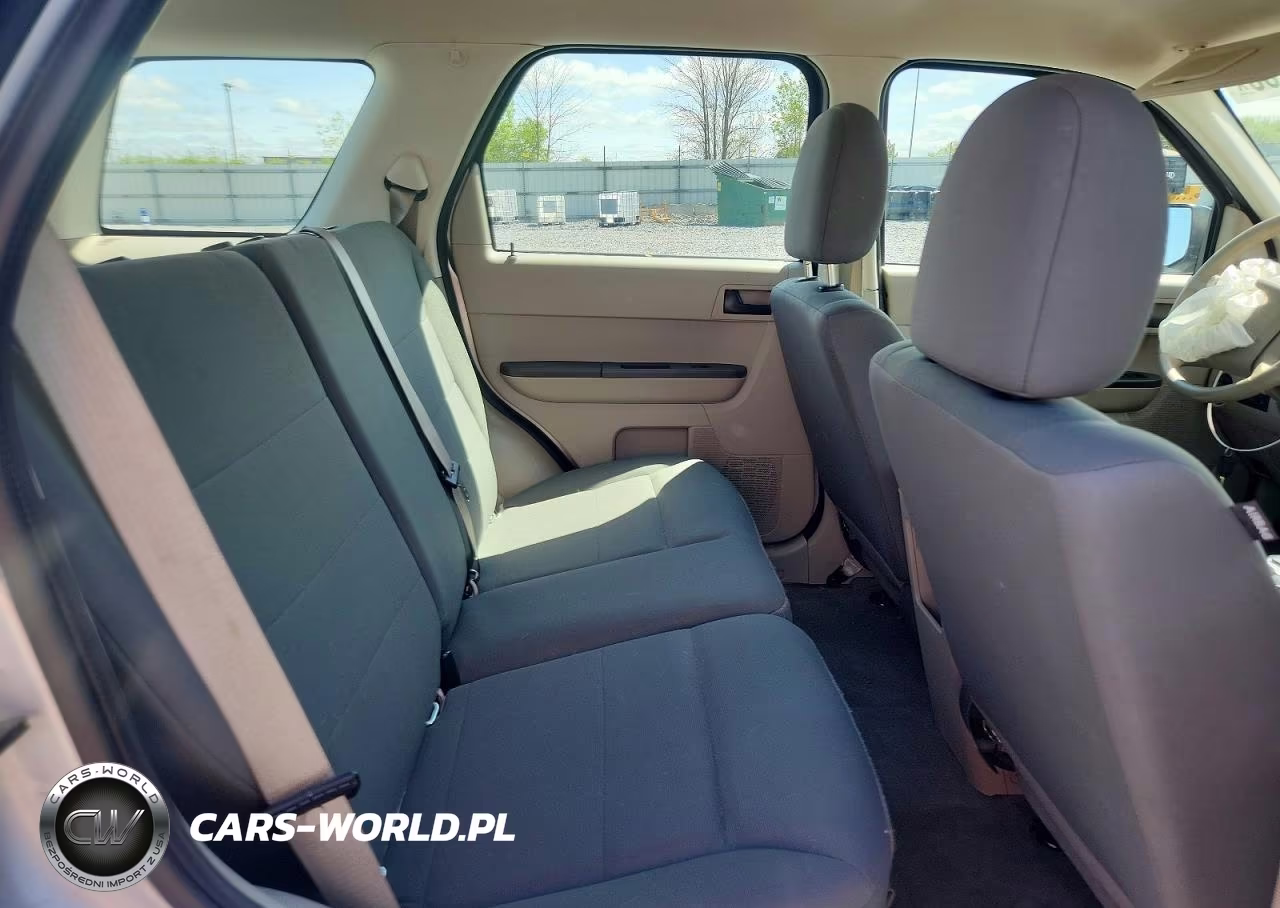 2011 Ford Escape Xls VIN:1FMCU0C72BKC40440 - 11