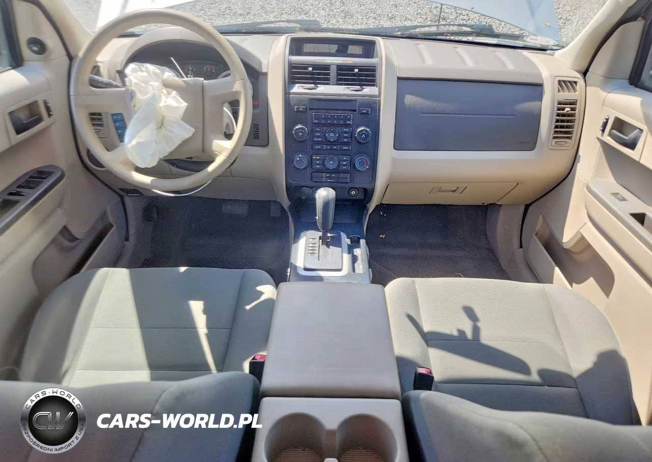 2011 Ford Escape Xls VIN:1FMCU0C72BKC40440 - 8