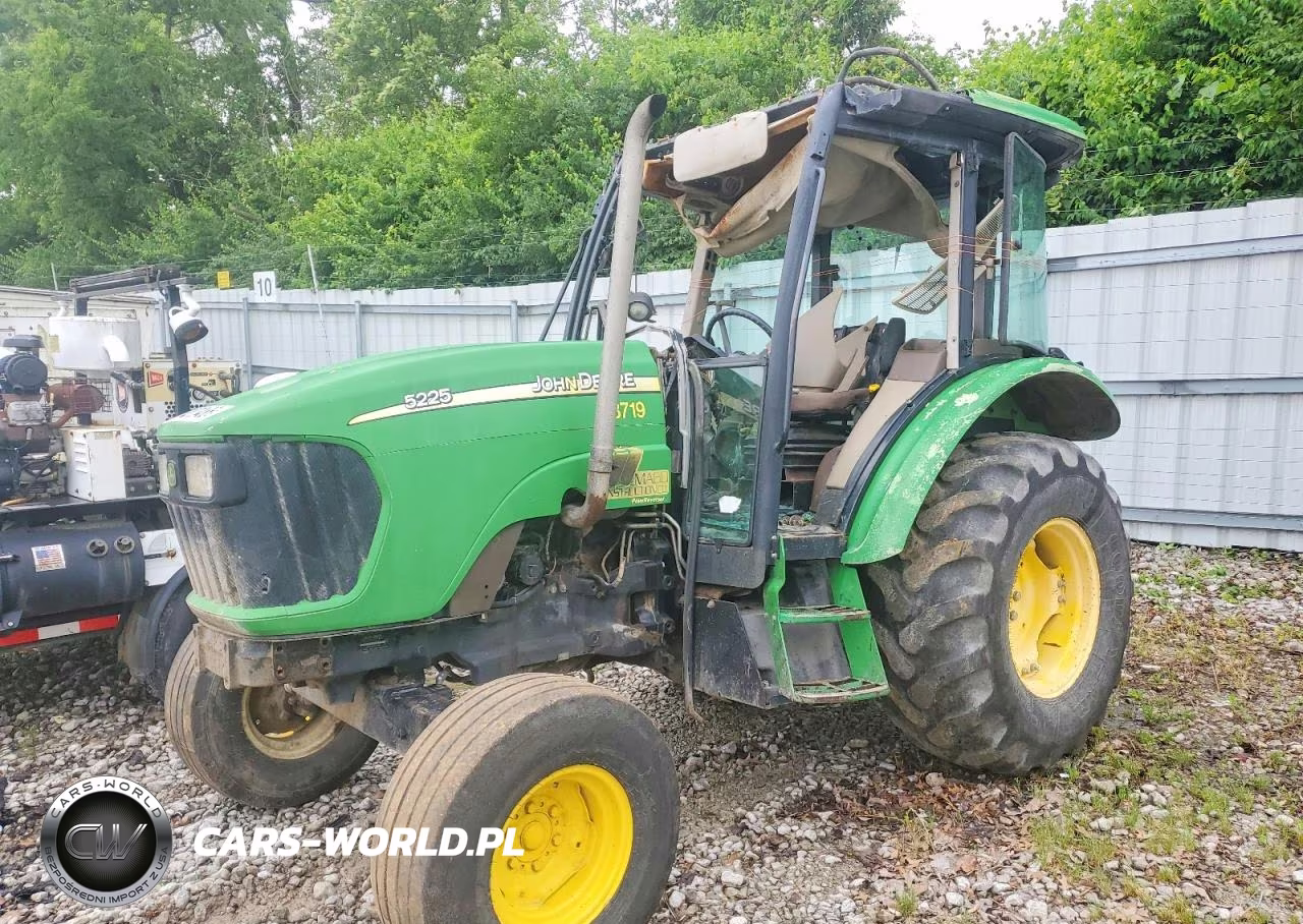 2005 John Deere Commercial VIN:LV5225P123228 - 2