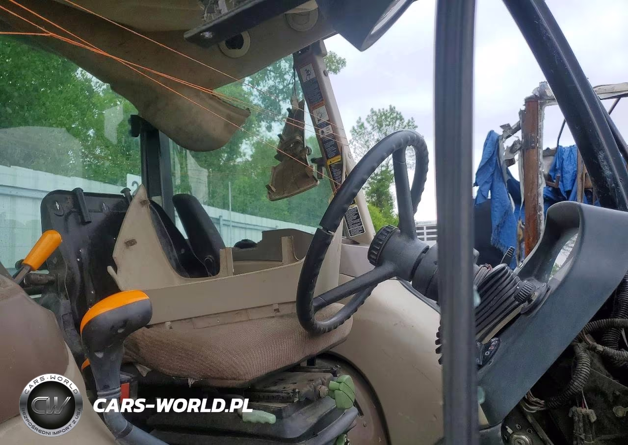 2005 John Deere Commercial VIN:LV5225P123228 - 5