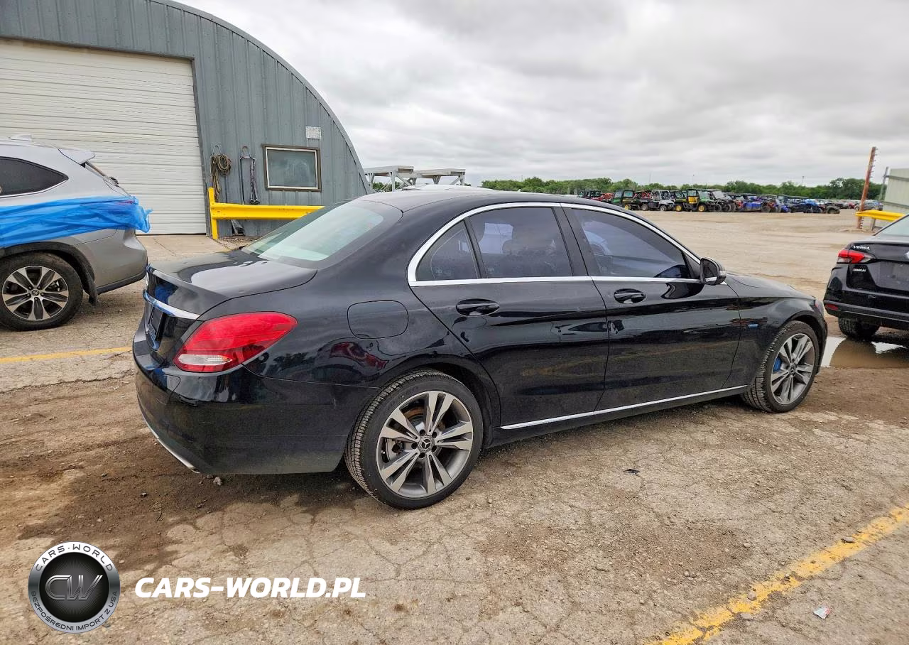 2017 Mercedes-Benz C 350E VIN:55SWF4HB8HU224036 - 3