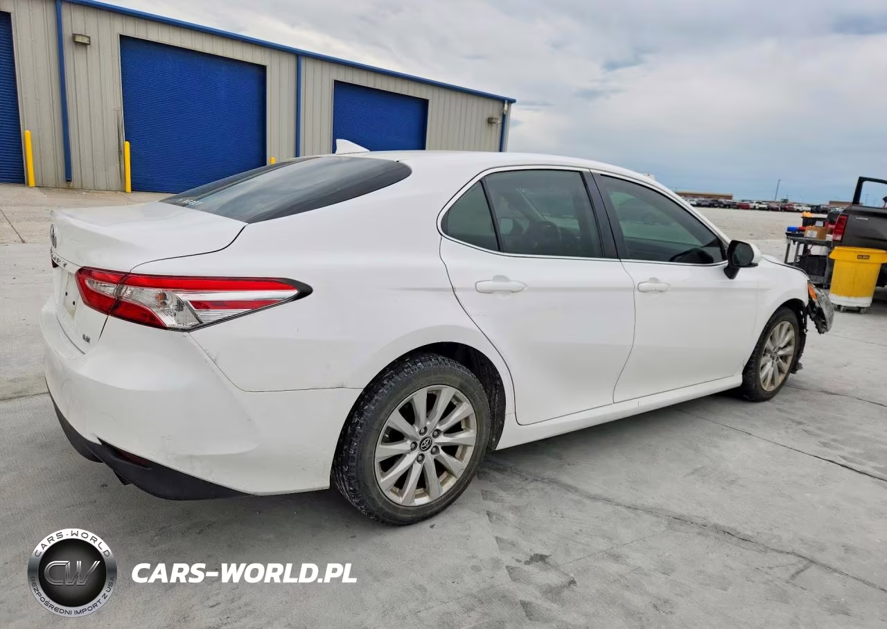 2019 Toyota Camry Le VIN:4T1B11HK7KU203279 - 3