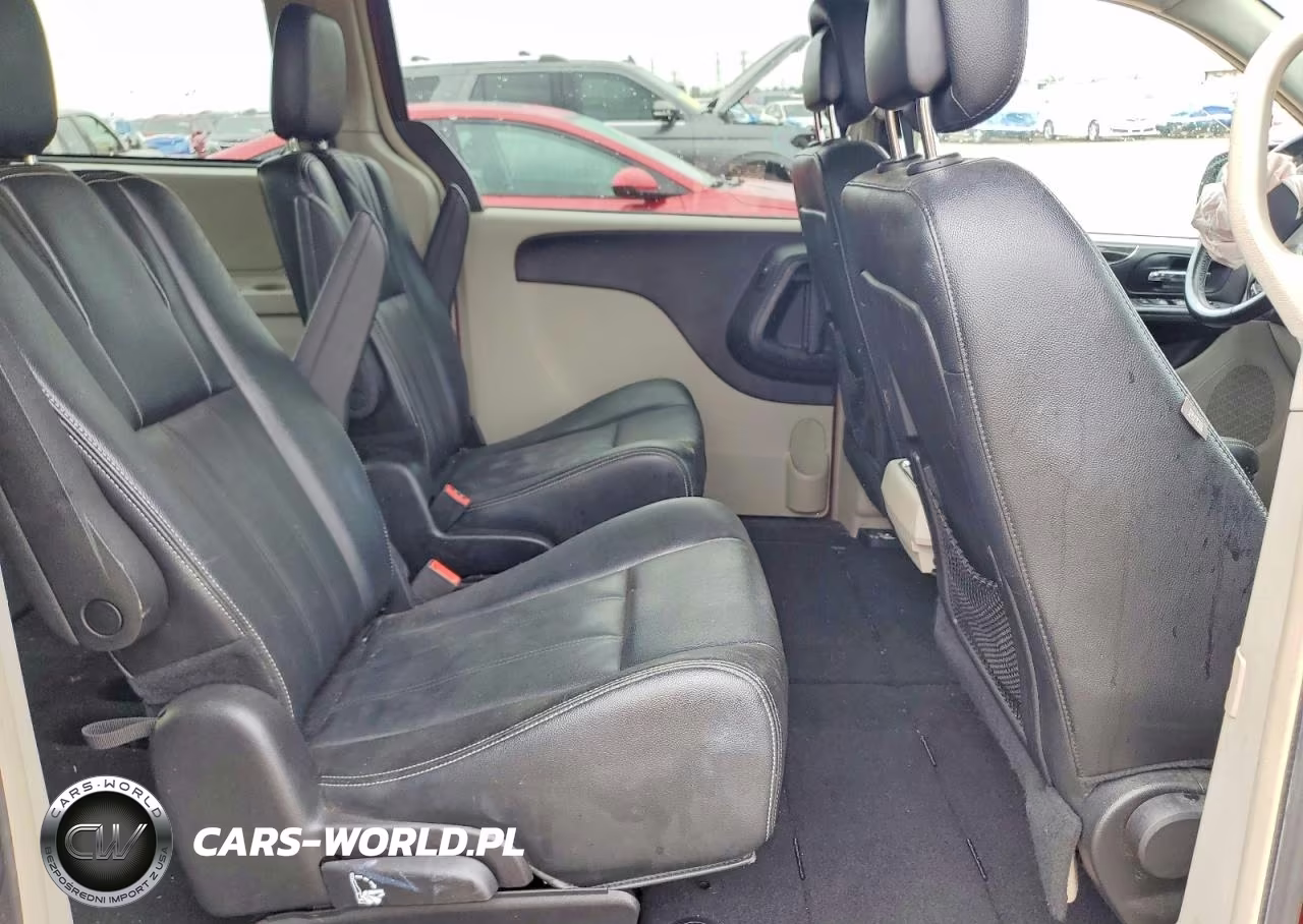 2016 Chrysler Town & Country Touring VIN:2C4RC1BG1GR187456 - 11