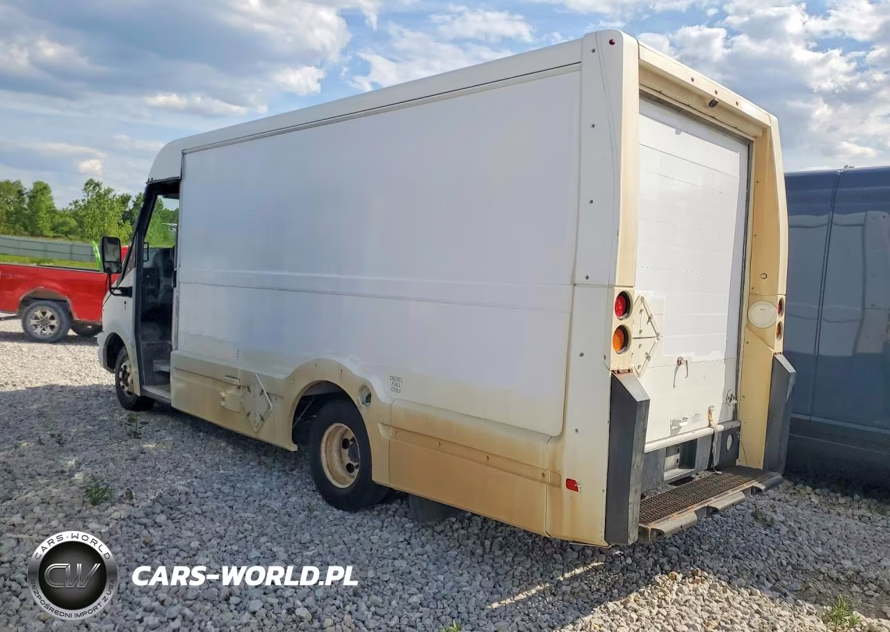 2017 Isuzu Reach Delivery Van VIN:JALB4T173H7W01009 - 2