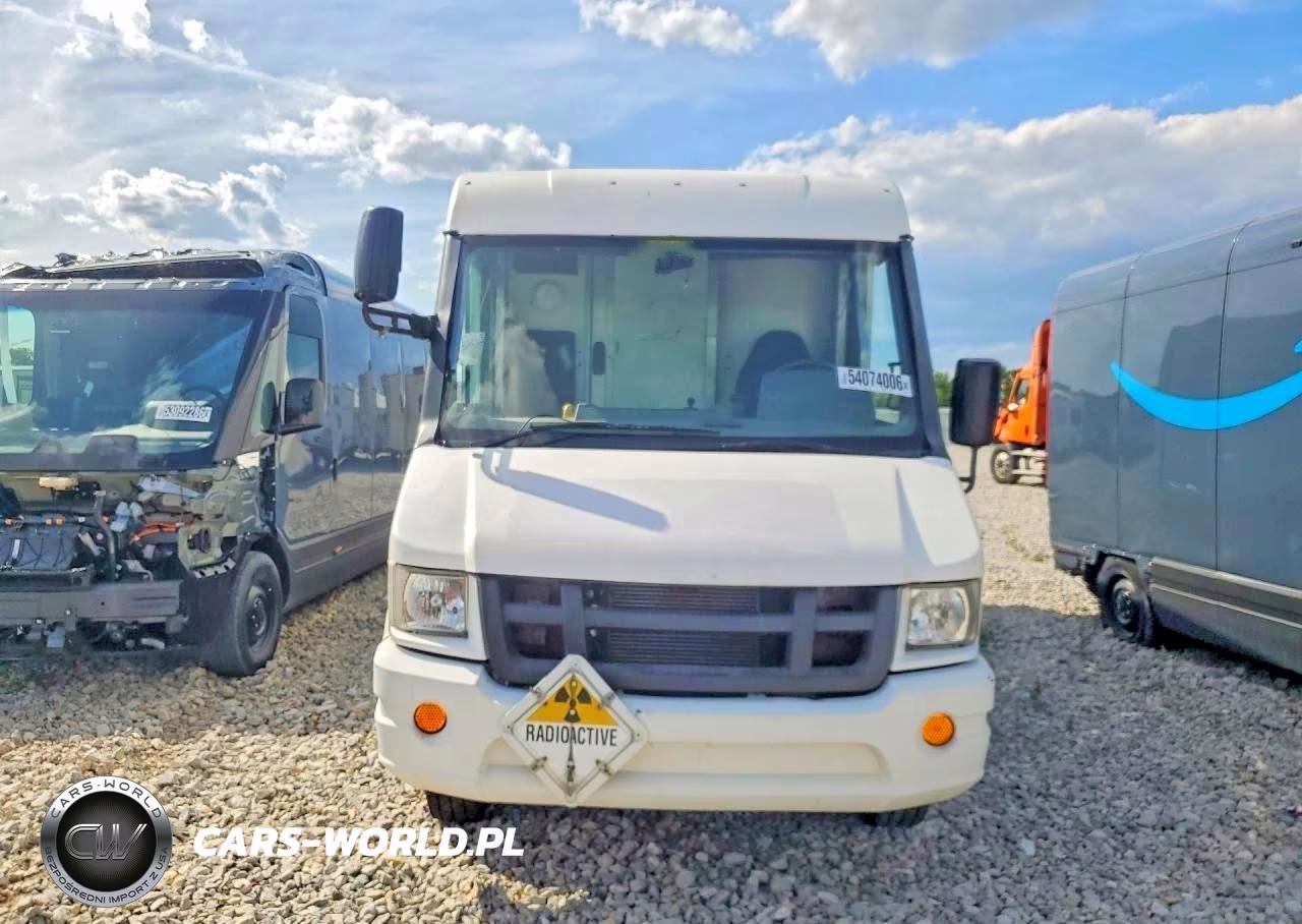 2017 Isuzu Reach Delivery Van VIN:JALB4T173H7W01009 - 5