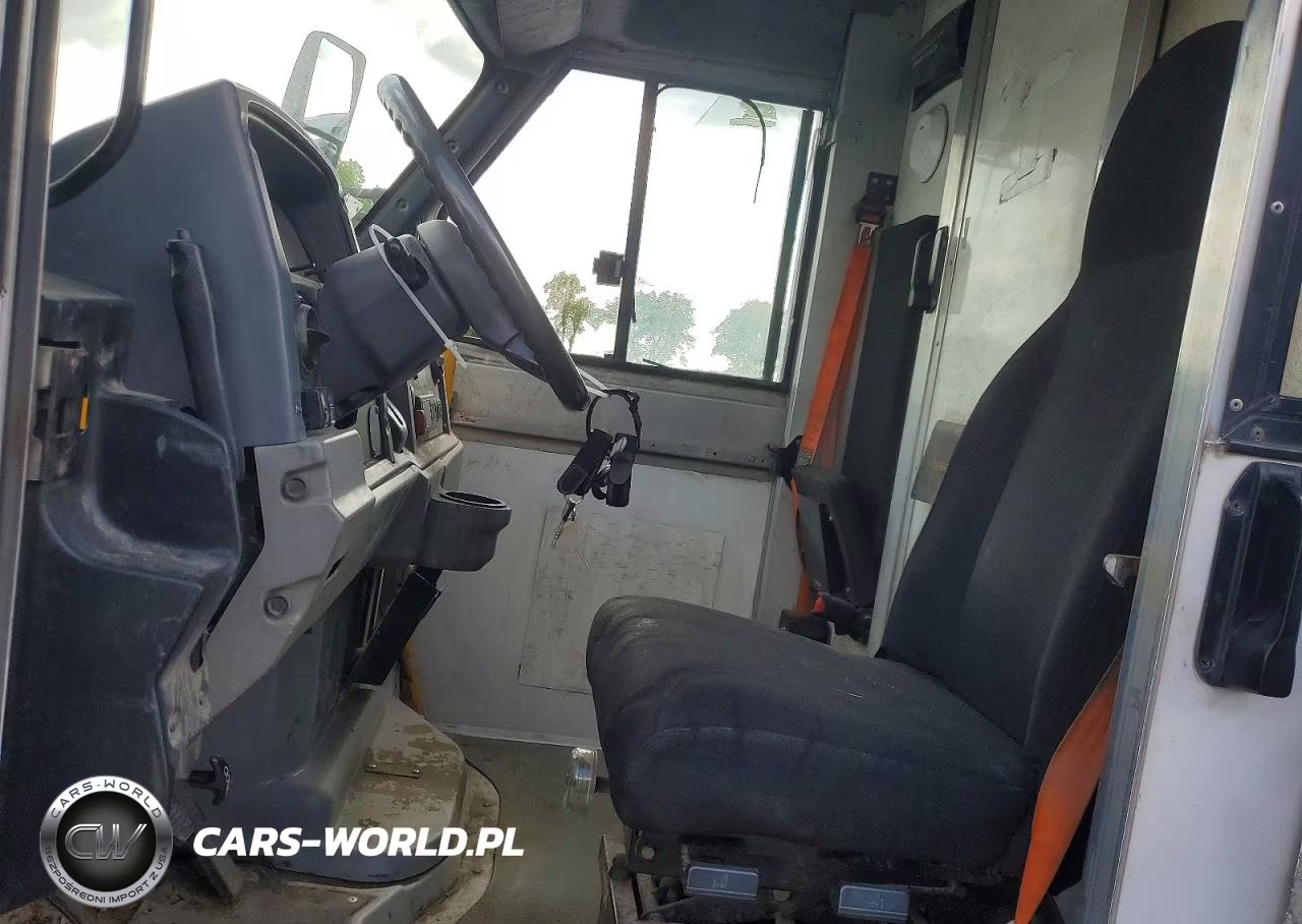 2017 Isuzu Reach Delivery Van VIN:JALB4T173H7W01009 - 7