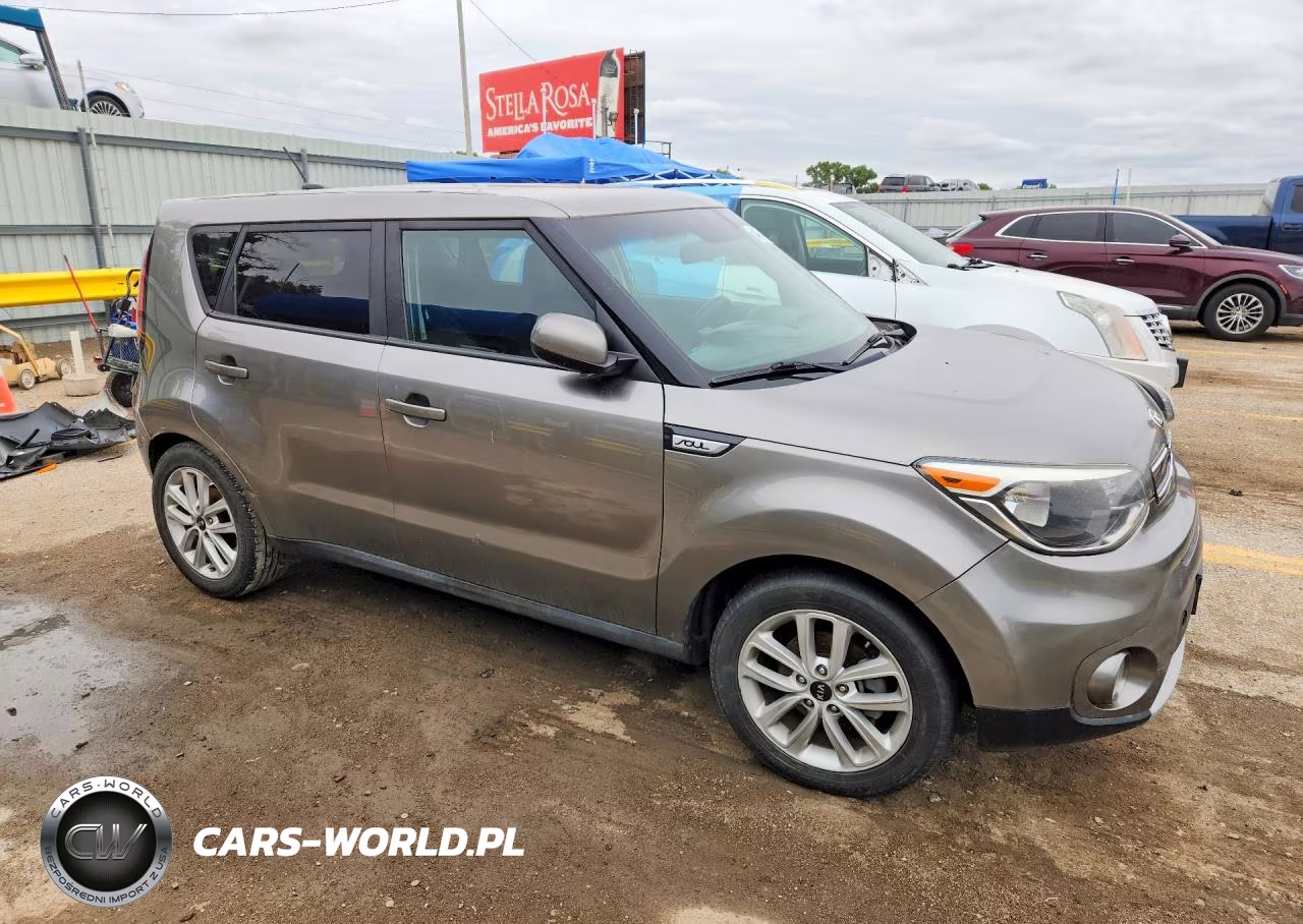 2019 Kia Soul + VIN:KNDJP3A55K7668981 - 4