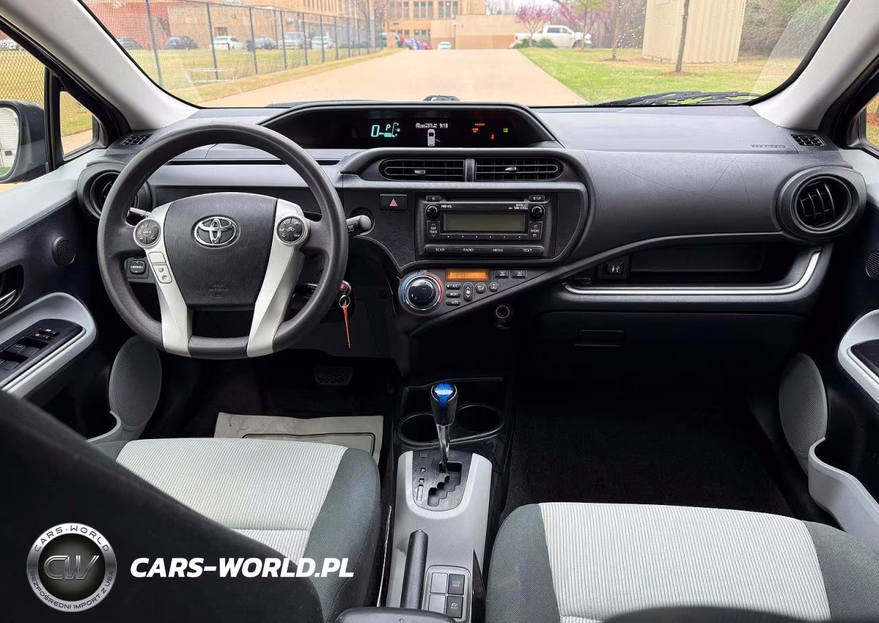 2014 Toyota Prius C Two VIN:JTDKDTB39E1572823 - 9
