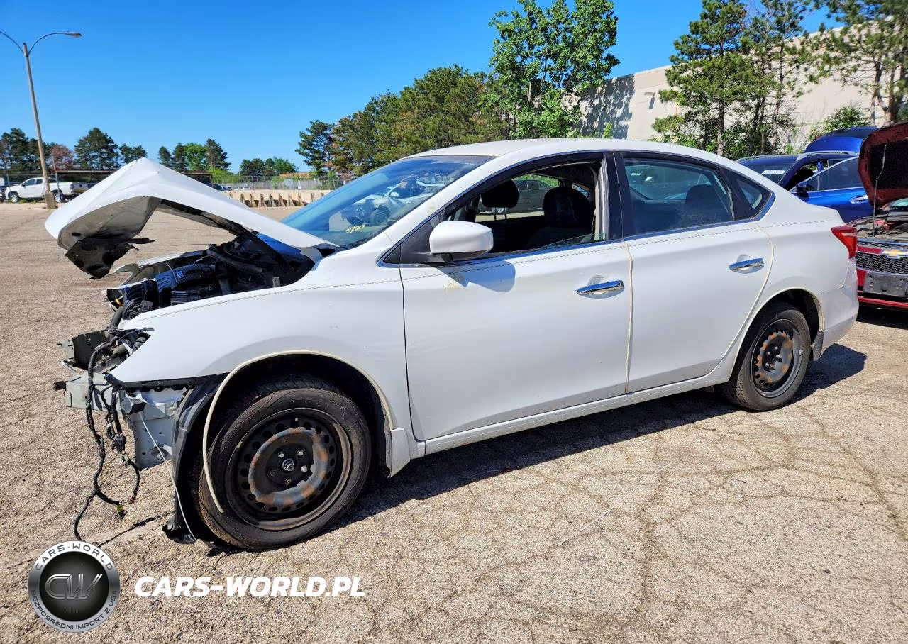 2017 Nissan Sentra S – zdjęcie 1 z 12